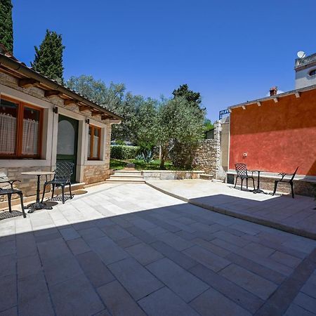 Отель Casa Degli Artisti Ровинь Экстерьер фото