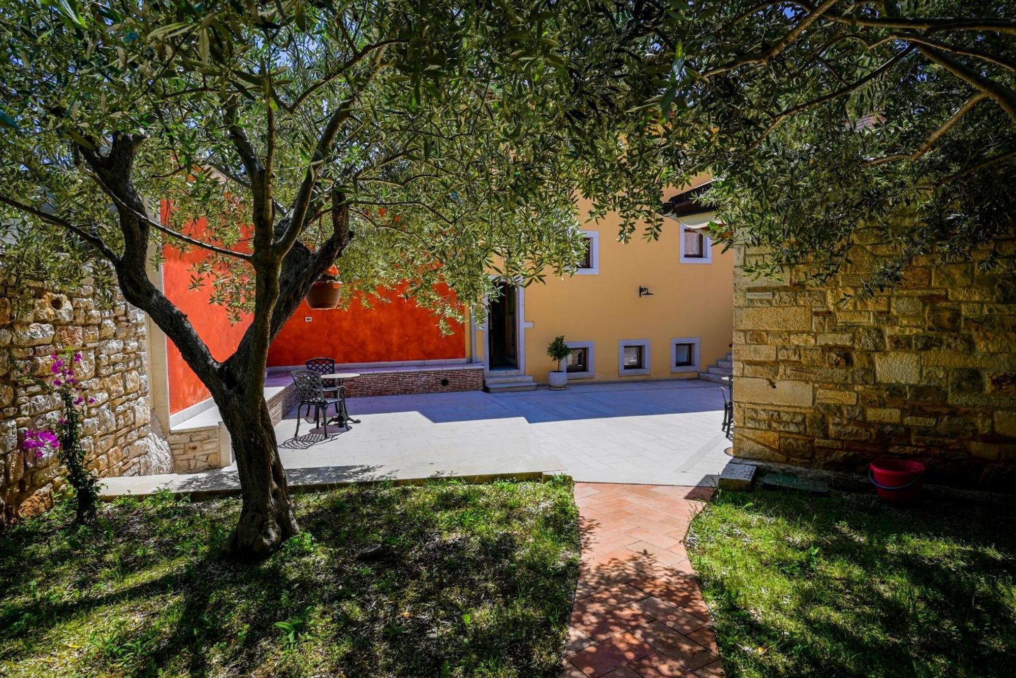 Отель Casa Degli Artisti Ровинь Номер фото